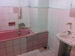 Catellya Guest House Cipaku Bandung Exterior photo