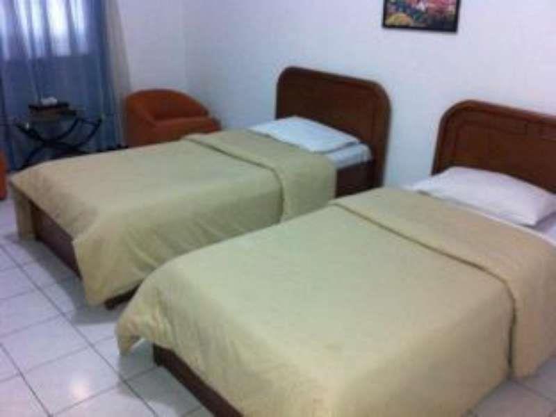 Catellya Guest House Cipaku Bandung Exterior photo